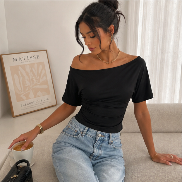 ✨ Luna Drape Top 🤍

💎 Elevate Your Everyday Style